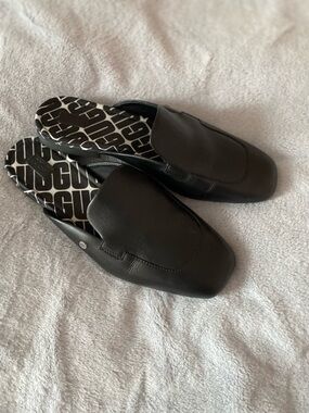 UGG Janaya black leather slip on mules